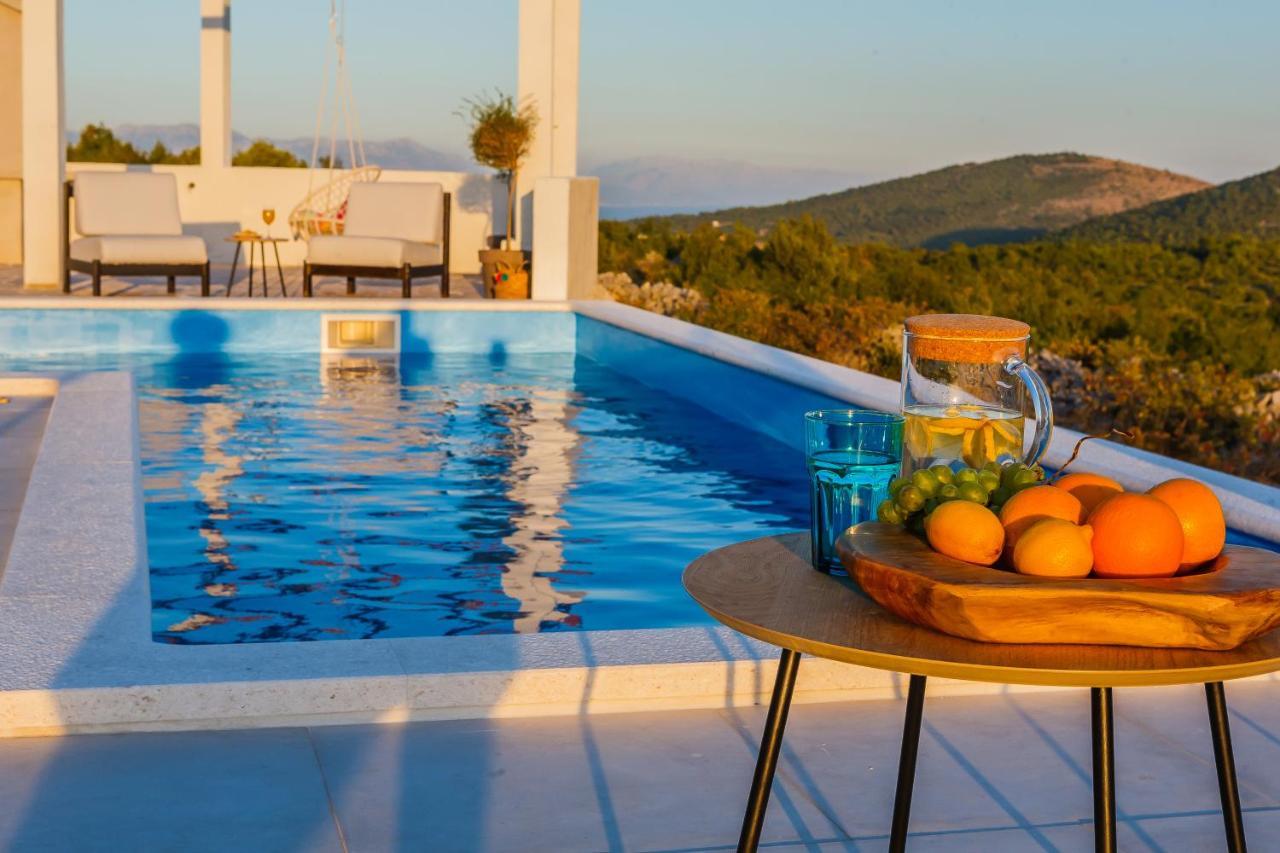 Villa Zlatno Sunce In The Hills Near Trogir Vrsine Екстер'єр фото