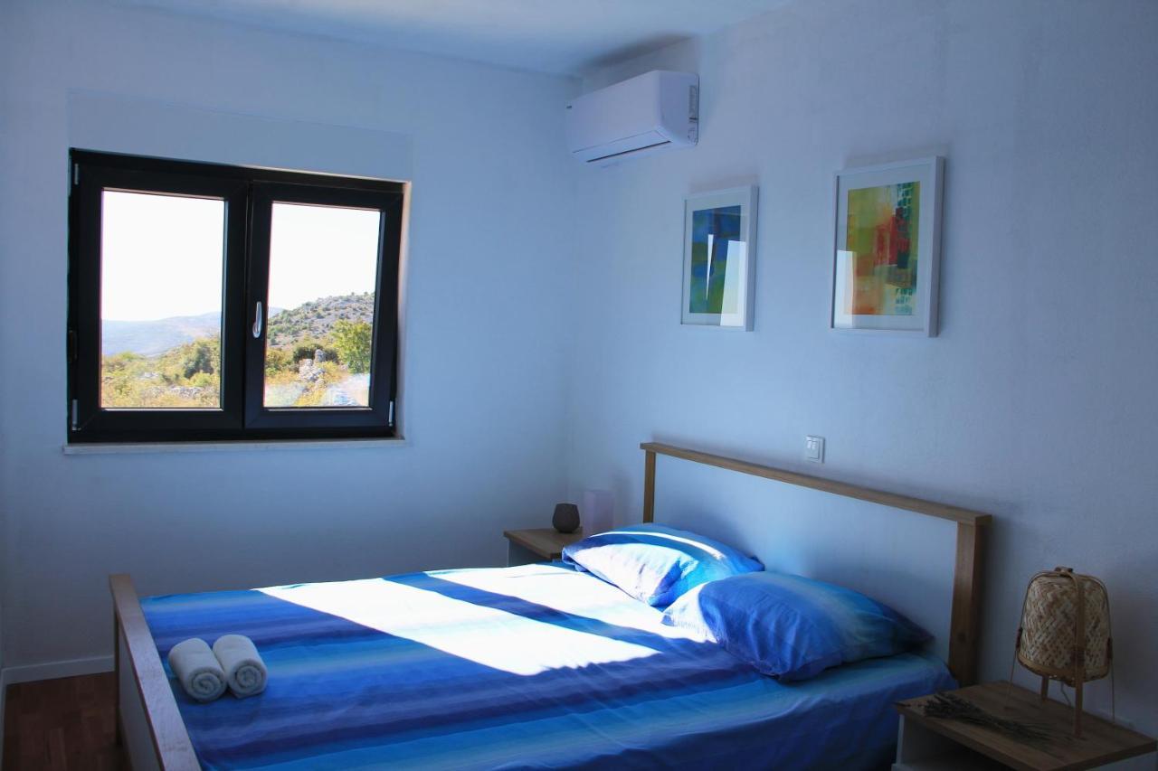 Villa Zlatno Sunce In The Hills Near Trogir Vrsine Екстер'єр фото